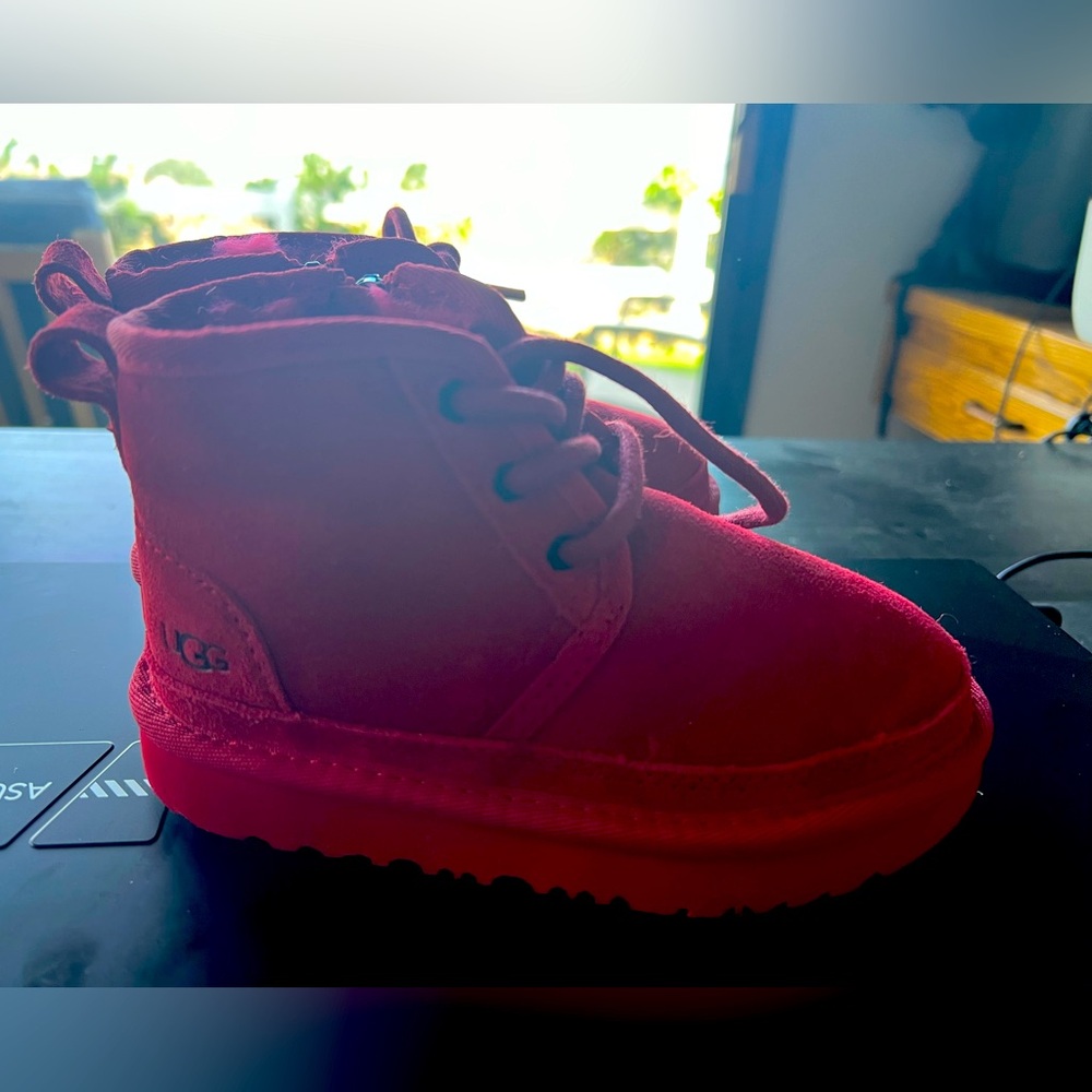 Ugg unisex  red shoes.  NEW !